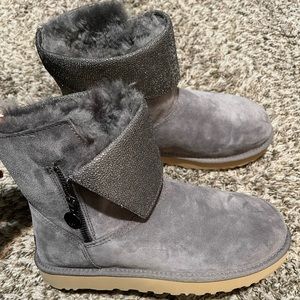 New Uggs classic caviar mini gray boots